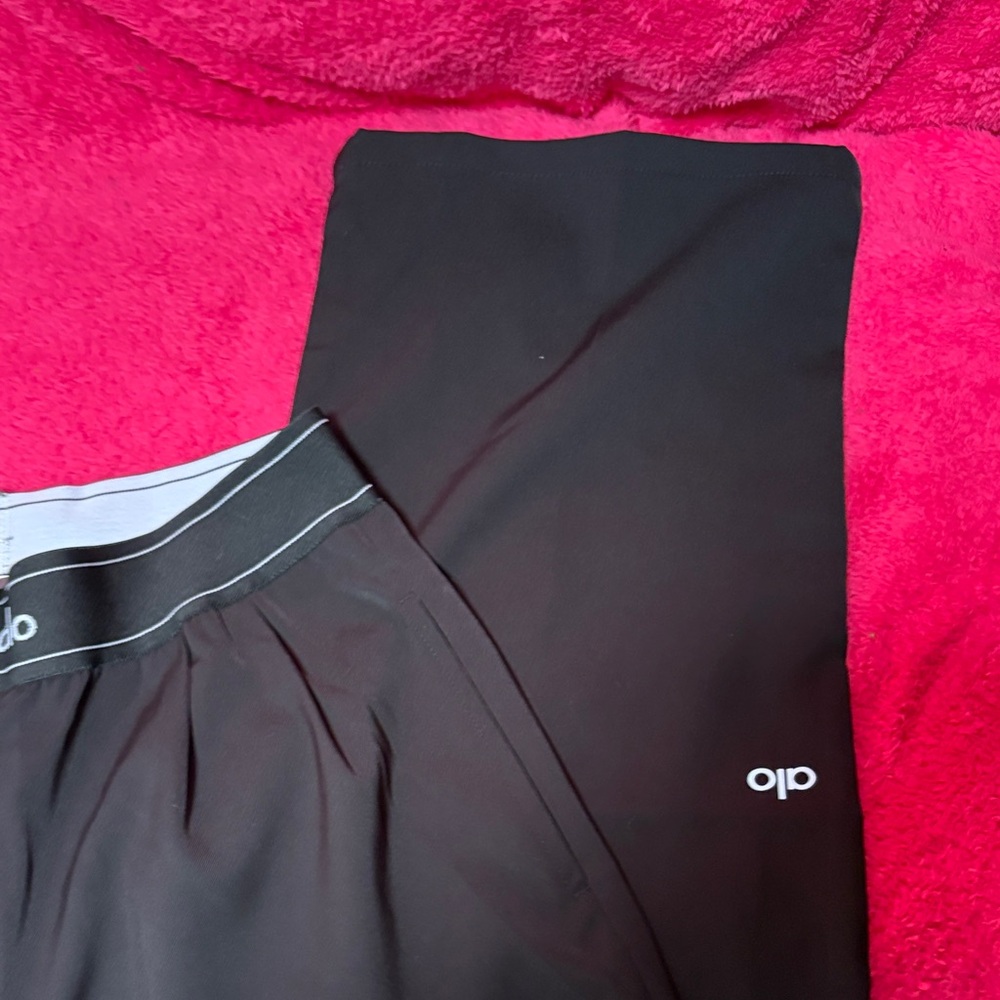 ALO Yoga Black High-Waist Pants - Picture 3 of 10